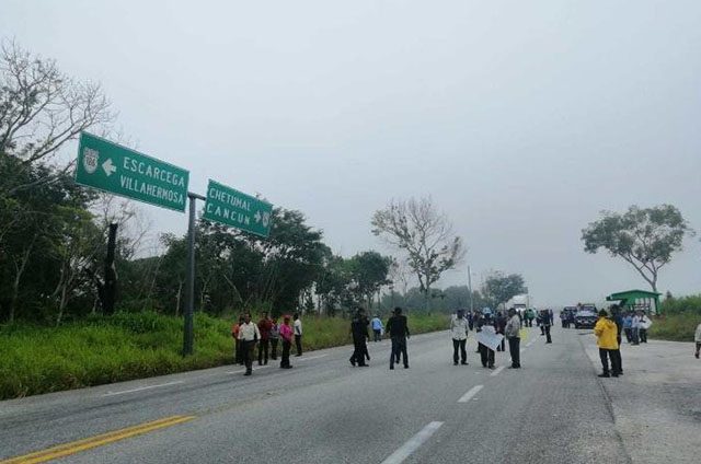 Bloquean acceso a Campeche