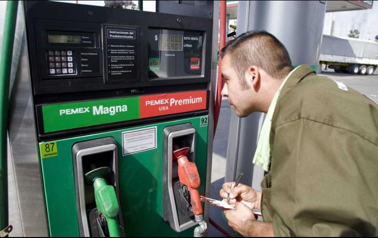 GASOLINA SÓLO AUMENTARÍA 40 CENTAVOS AL AÑO, POR INFLACIÓN: LÓPEZ OBRADOR