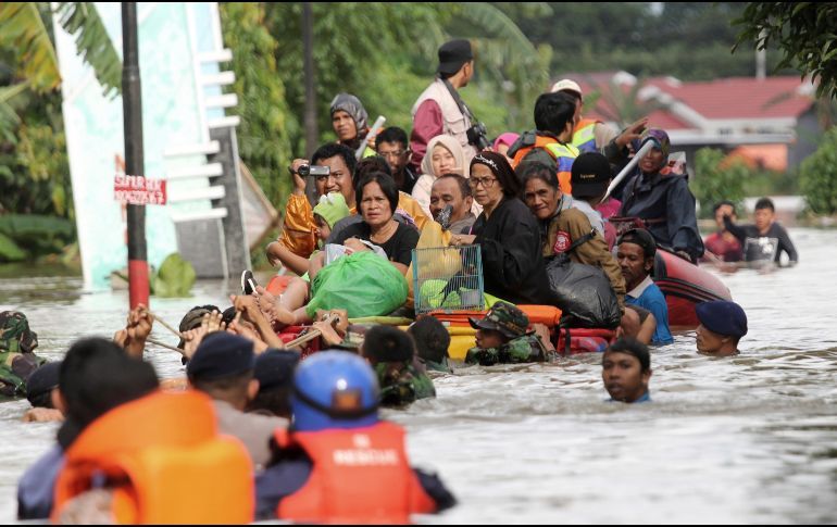 INUNDACIONES EN INDONESIA DEJAN 59 MUERTOS Y 25 DESAPARECIDOS