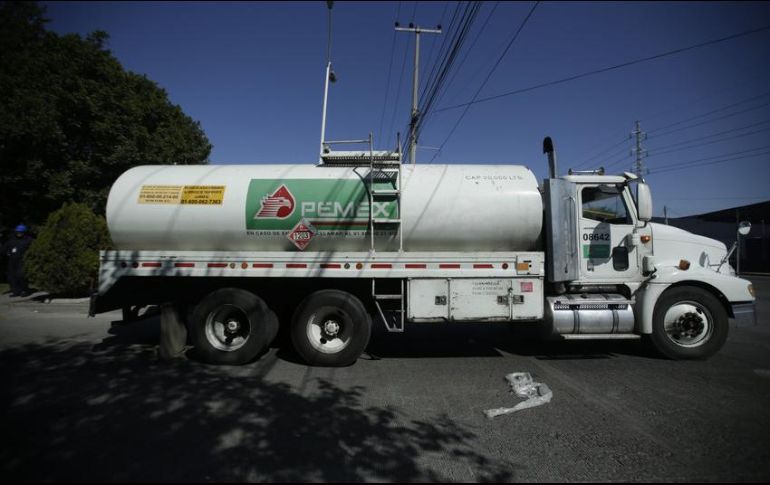 LÓPEZ OBRADOR BUSCA CONTRATAR DOS MIL 500 CHOFERES PARA PIPAS DE GASOLINA