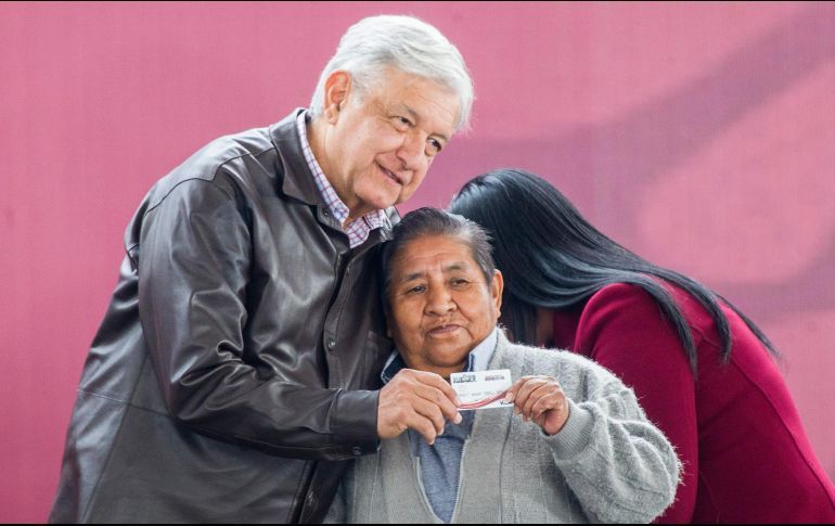 LÓPEZ OBRADOR DA PRIMERAS PENSIONES A ADULTOS MAYORES