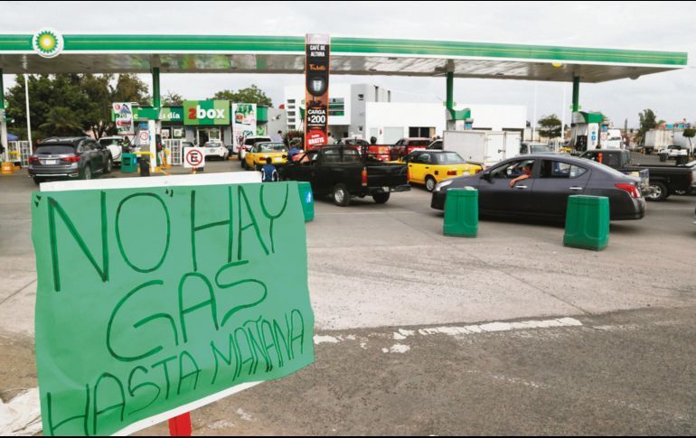 LÓPEZ OBRADOR OFRECE 29 MIL AL MES A CONDUCTORES DE PIPAS