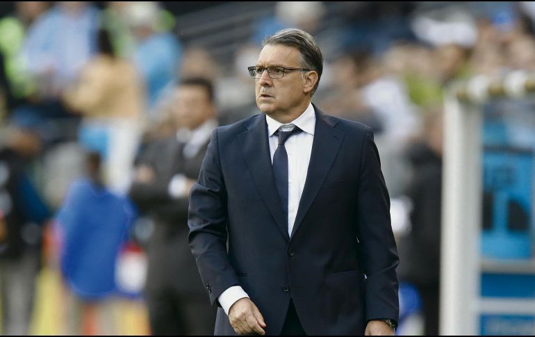 MARTINO FIRMA Y HOY SERÁ PRESENTADO