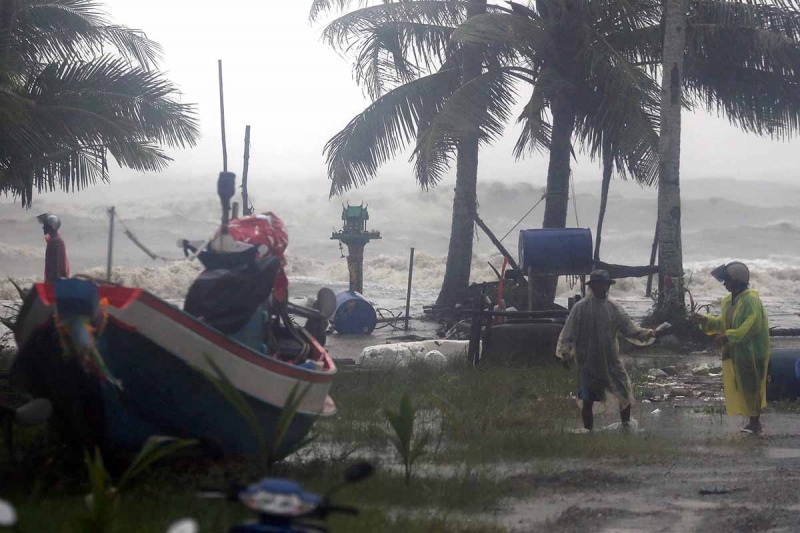 PODEROSA TORMENTA TROPICAL GOLPEA EL SUR DE TAILANDIA