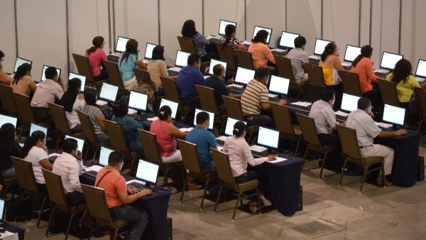 REALIZAN PRUEBAS PARA CAPACITAR A FUNCIONARIOS DE COAHUILA POR INTERNET