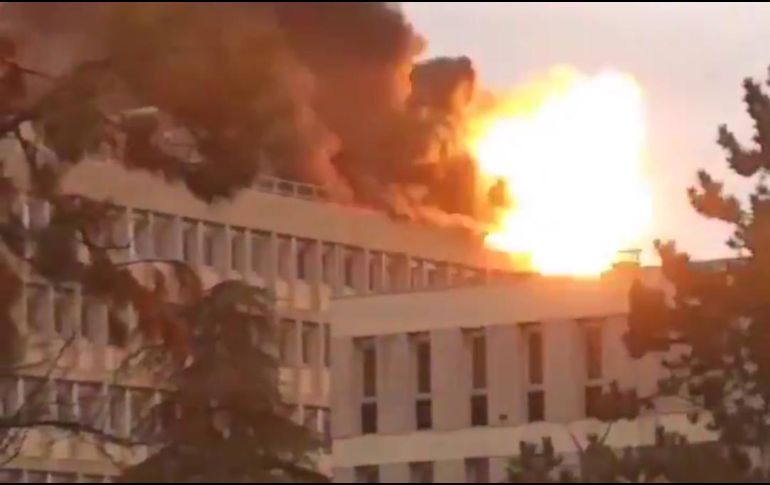 REPORTAN INCENDIO Y EXPLOSIONES EN LA UNIVERSIDAD DE LYON