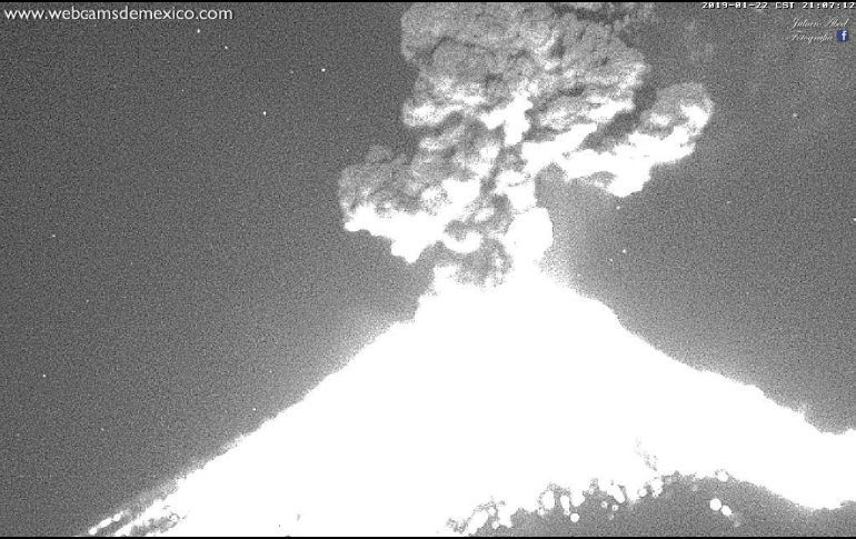 SE REGISTRA FUERTE EXPLOSIÓN DEL POPOCATEPETL