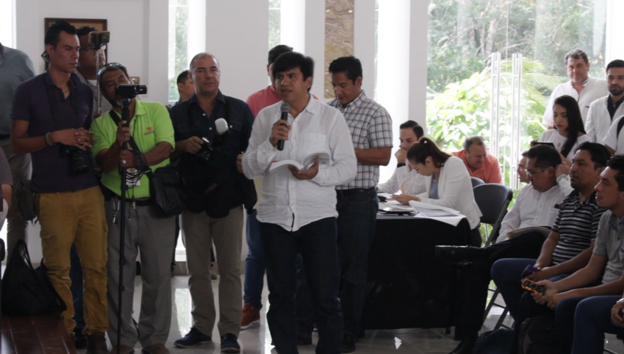 Califica Peñaloza de guerra sucia querer ligarlo a masacre de Ayotzinapa