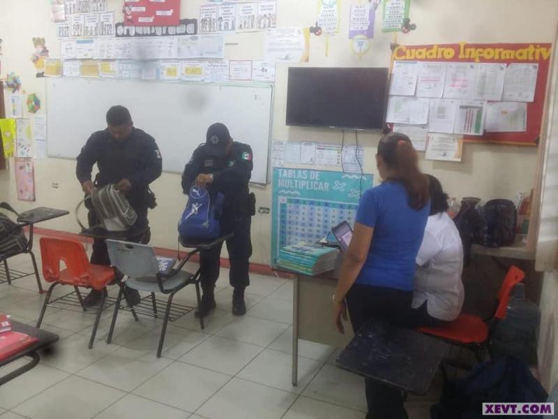 HALLAN ARMA BLANCA, CONDÓN Y CIGARRO… EN OPERATIVO MOCHILA EN COMALCALCO