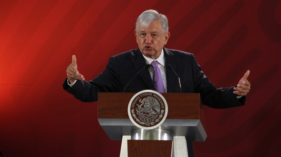 AMLO acusa que presidente de la CRE tiene conflicto de interés