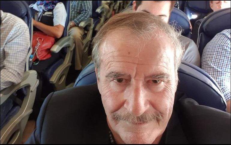 FOX SE SUBE A «AVIONCITO COMERCIAL» Y CRITICA A LÓPEZ OBRADOR