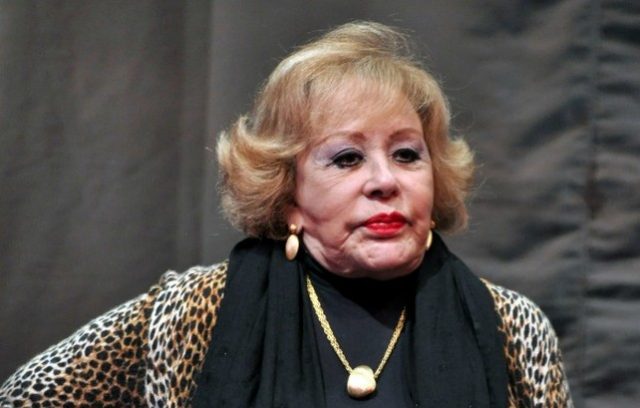 Silvia Pinal sigue en el hospital