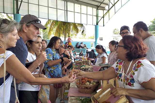 Poco a poco Mercado Maya va tomando auge en Tulum