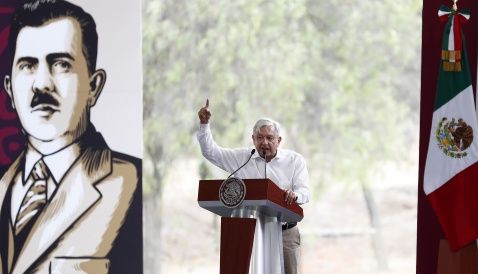 RESTRINGE AMLO LICITACIÓN PARA REFINERÍA