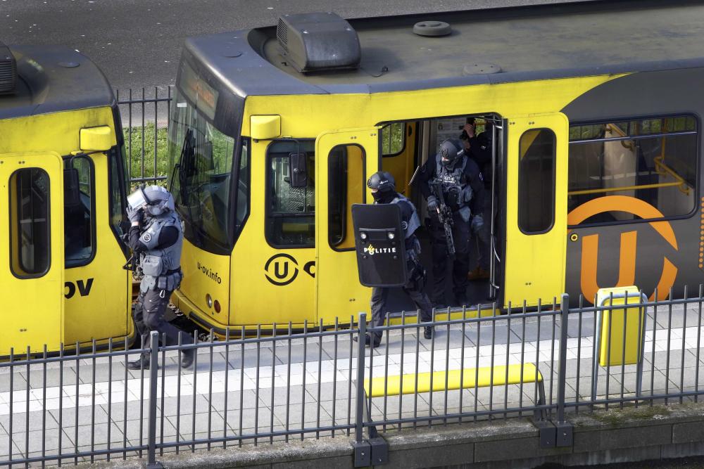 SUMAN TRES MUERTOS Y NUEVE HERIDOS POR ATAQUE EN TRANVÍA DE HOLANDA