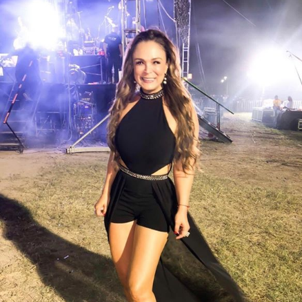 Critican a Brenda Bezares por compartir fotos sin maquillaje