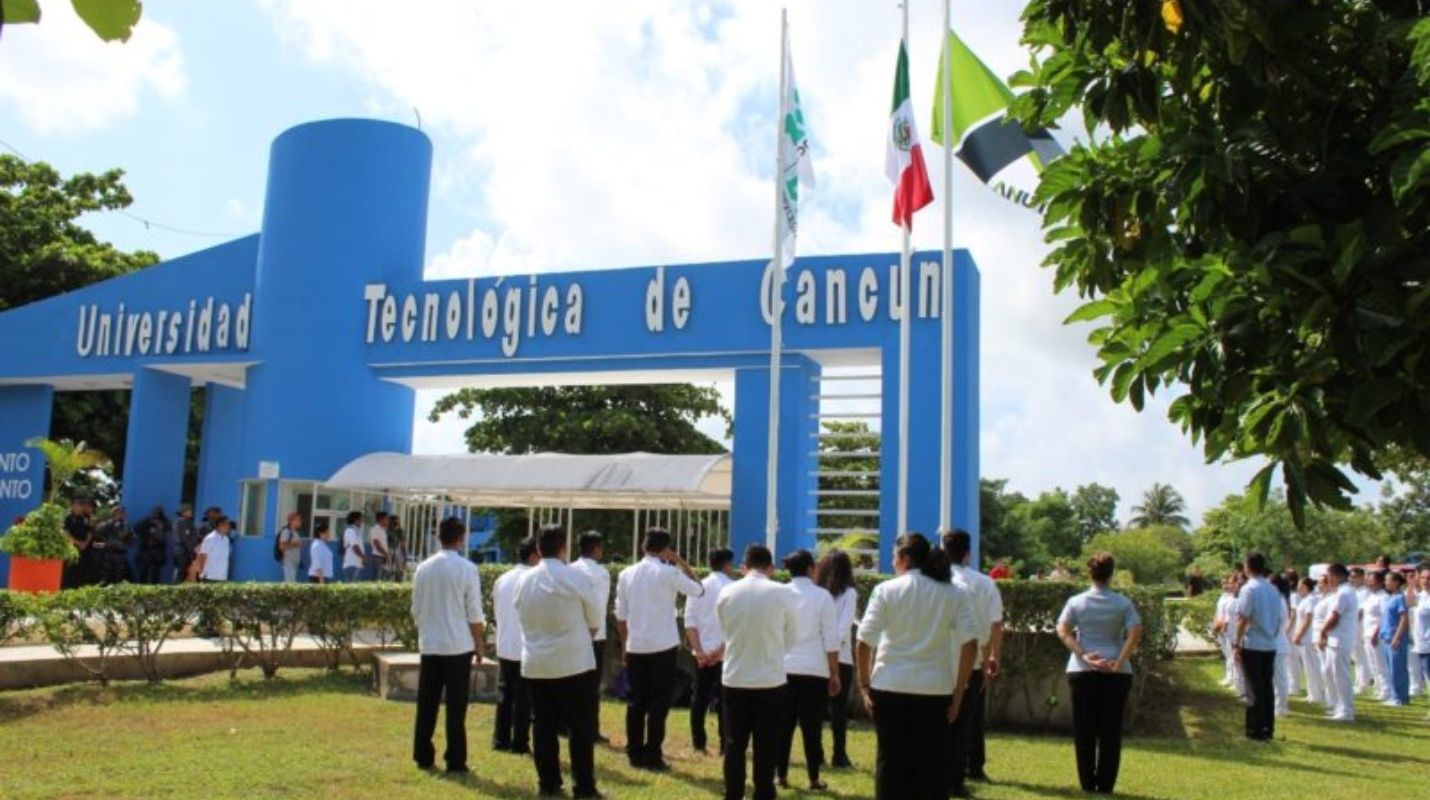 IMOVEQROO y concesionarios de transporte benefician a estudiantes de Cancún