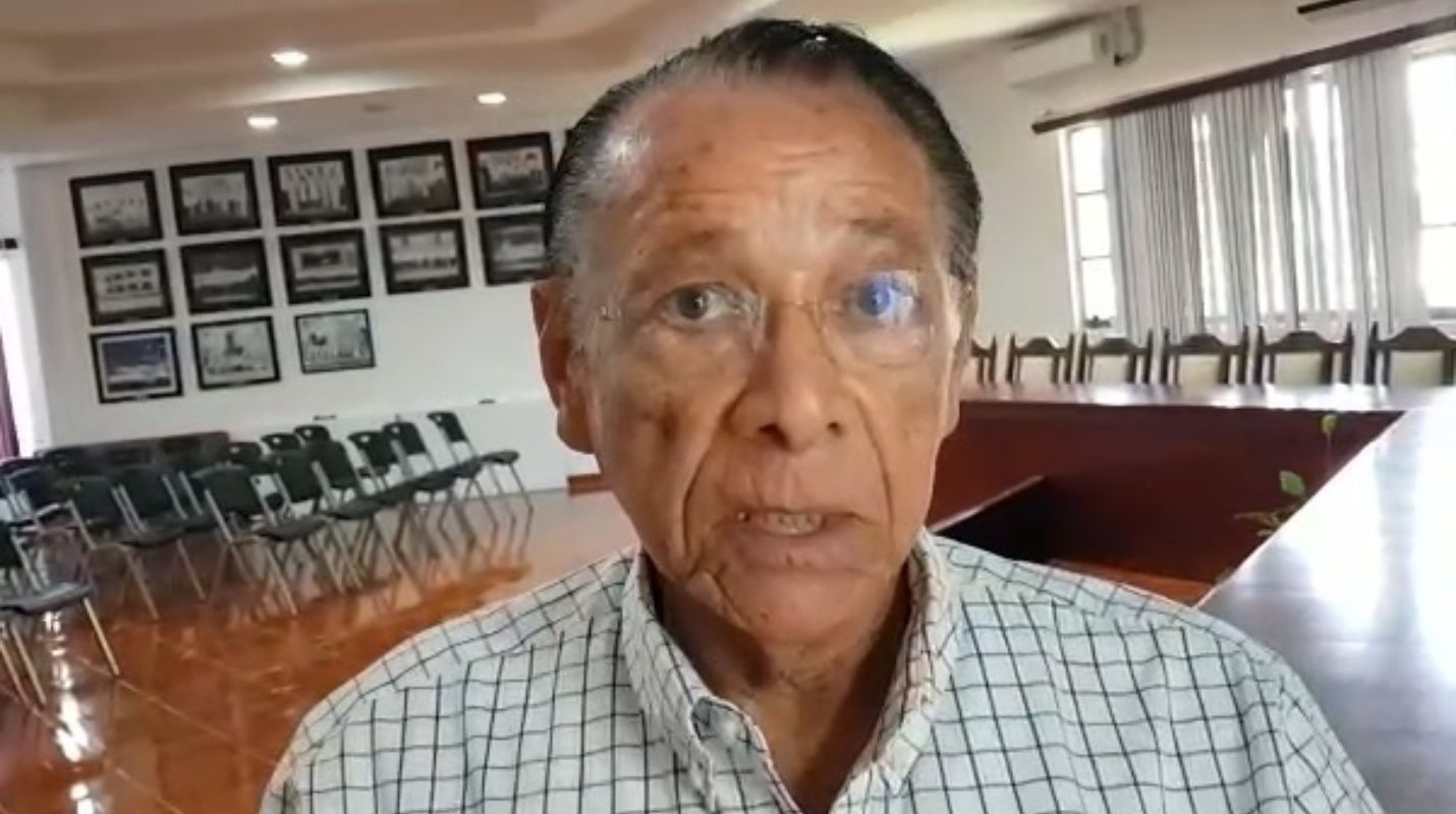El alcalde con licencia en Chetumal, Hernán Pastrana, fue internado en un hospital de Cancún