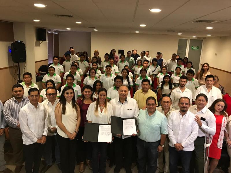 CONVENIO ENTRE SDS Y CECYTEY BENEFICIARÁ A CERCA DE TRES MIL ESTUDIANTES