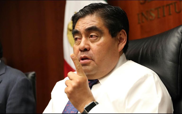 DENUNCIAN A MIGUEL BARBOSA POR LAVADO DE DINERO