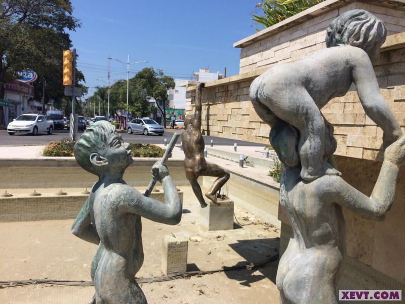 ‘FIJARÁN’ ESTATUA DE LOS NIÑOS TRAVIESOS PARA EVITAR QUE SE LA ROBEN