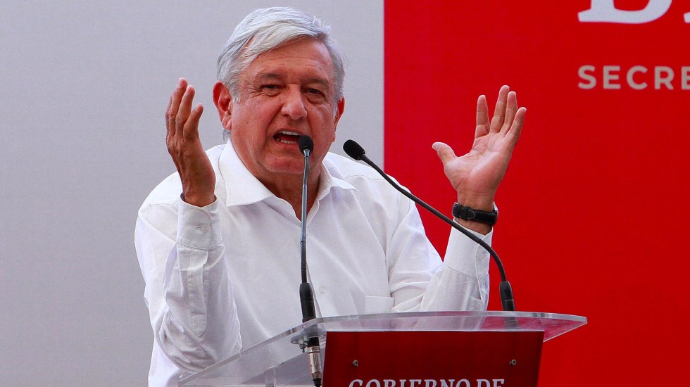 LÓPEZ OBRADOR ACUERDA FEDERALIZAR LA EDUCACIÓN EN MICHOACÁN