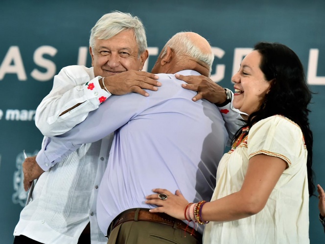 PLANTEAN A LÓPEZ OBRADOR CONSTRUIR AEROPUERTO EN LA HUASTECA