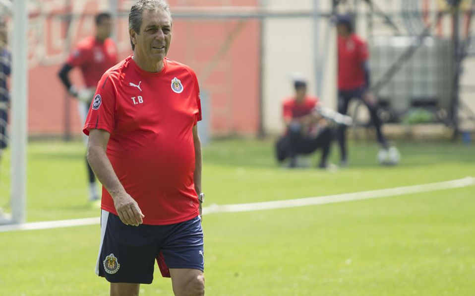 BOY YA LE HIZO PETICIONES DE REFUERZOS A LA DIRECTIVA DE CHIVAS