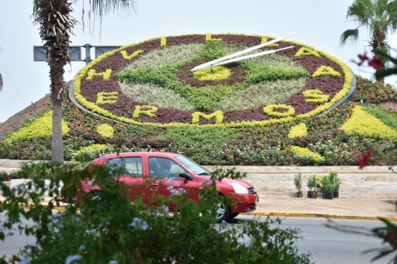 EL LUNES CONCLUIRÁ LA REHABILITACIÓN DEL RELOJ FLORAL, ANUNCIAN