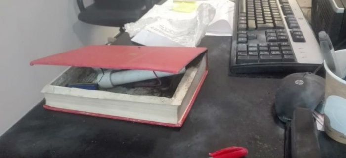 ESTALLA «LIBRO BOMBA» EN OFICINA DE SENADORA DE MORENA