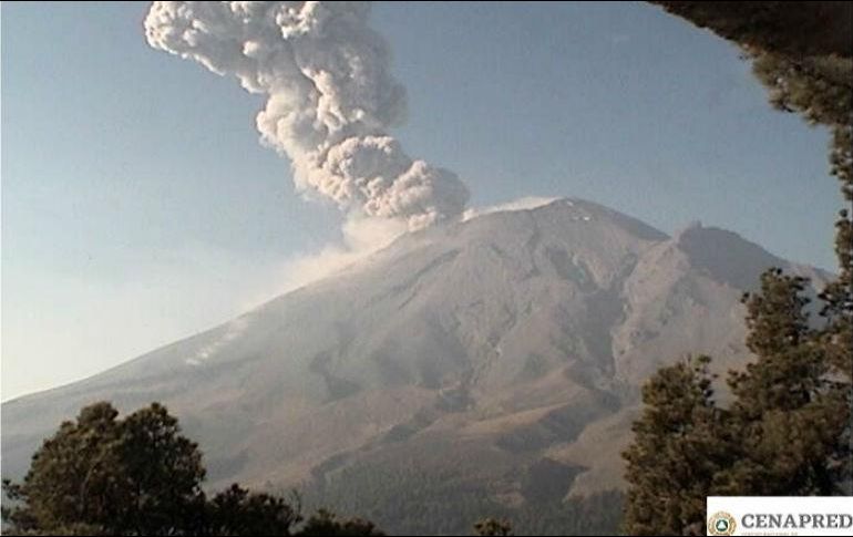 REPORTAN EXPLOSIÓN EN EL VOLCÁN POPOCATÉPETL