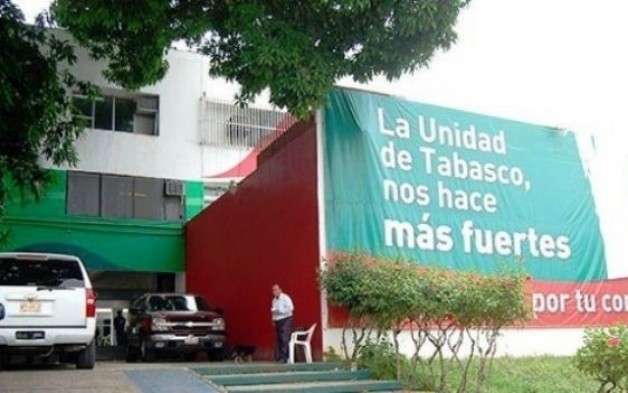 ROBAN EN LAS OFICINAS DEL PRI