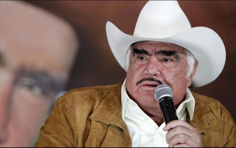 VICENTE FERNÁNDEZ RECHAZA HÍGADO, TEMÍA QUE FUERA DE UN «HOMOSEXUAL O DROGADICTO»