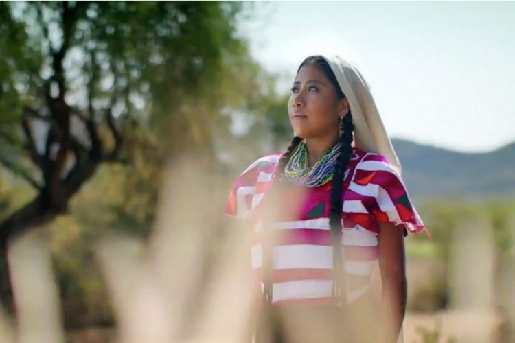 «¡QUE VIVA OAXACA!», DICE YALITZA APARICIO EN SPOT DE GUELAGUETZA