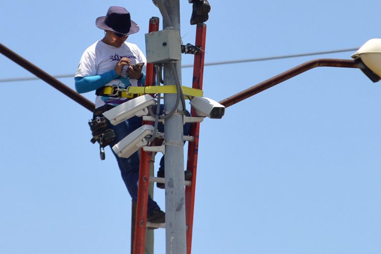 Avanza instalación de cámaras de seguridad de B.J