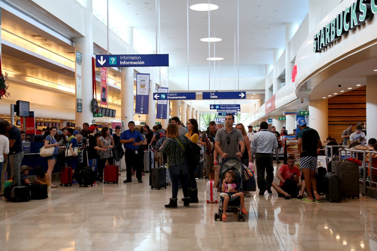 Incrementa flujo de pasajeros vía aérea en Cancún