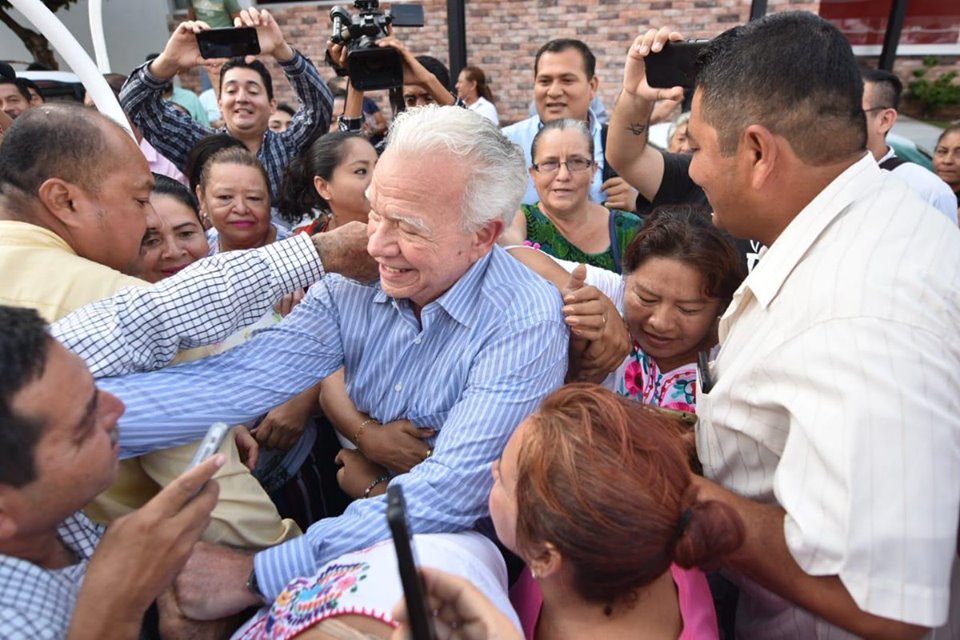 ABRAZOS, LÁGRIMAS Y EMOTIVOS MENSAJES DE BIENVENIDA RECIBEN A GRANIER