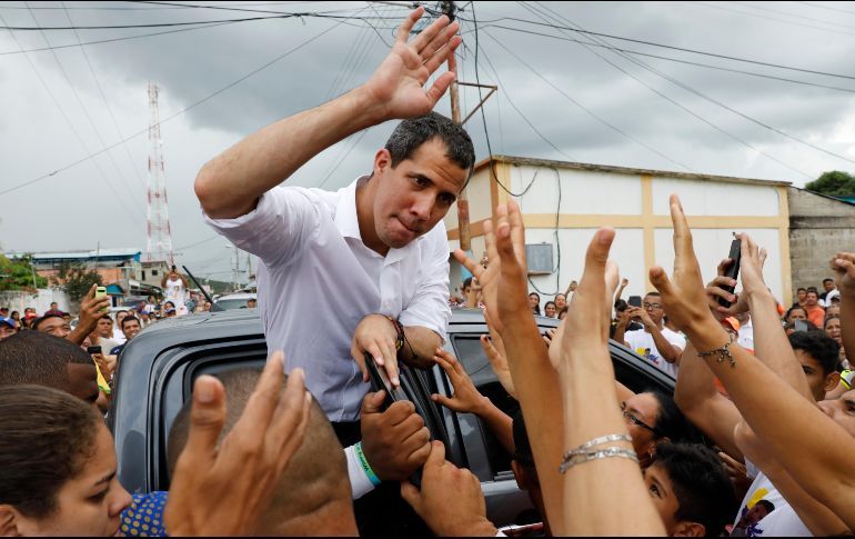 JUAN GUAIDÓ DESAFÍA A MADURO EN LA CUNA DE HUGO CHÁVEZ EN VENEZUELA