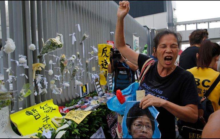LÍDER DE HONG KONG SE DISCULPA TRAS PROTESTAS PERO NO RETIRA LEY