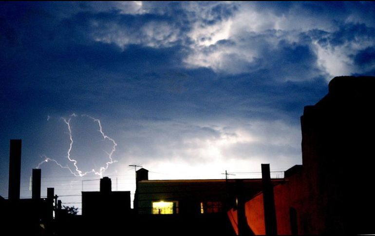 MUERE NIÑO ALCANZADO POR UN RAYO EN ESCUELA DE MORELIA