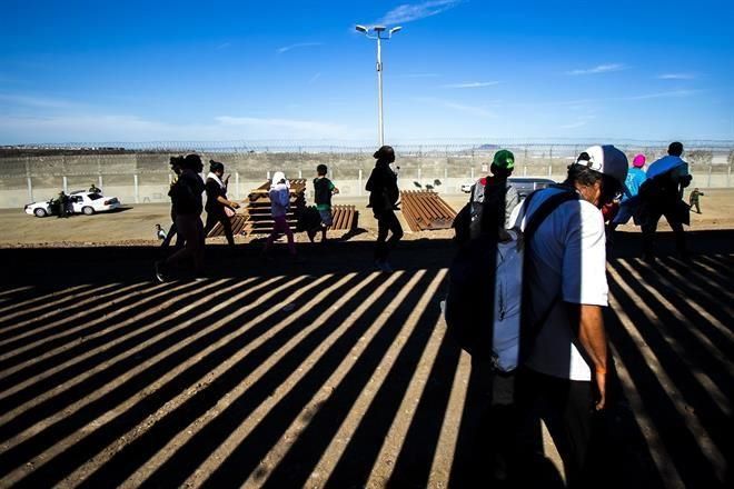 MÉXICO PREVÉ FRENAR MIGRACIÓN CON 100 MDD