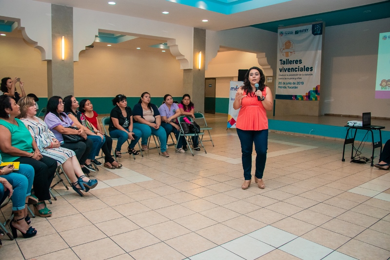 PERSONAL DEL ISSTEY SE CAPACITA EN TEMAS DE VIOLENCIA DE GÉNERO