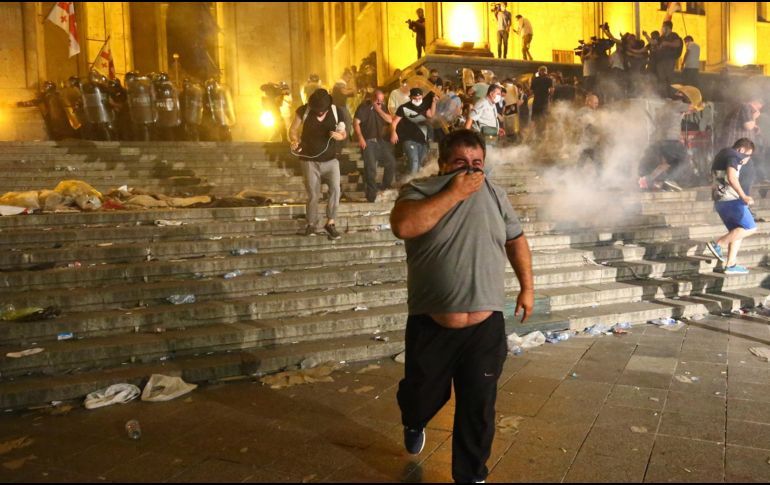 PROTESTA EN GEORGIA FINALIZA CON MÁS DE 50 HERIDOS Y VARIOS DETENIDOS