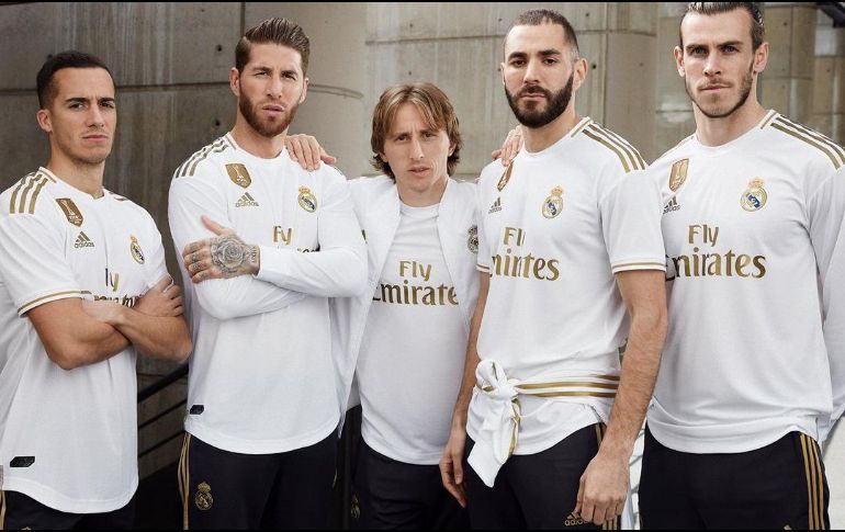REAL MADRID PRESENTA UNIFORME »DE ORO»