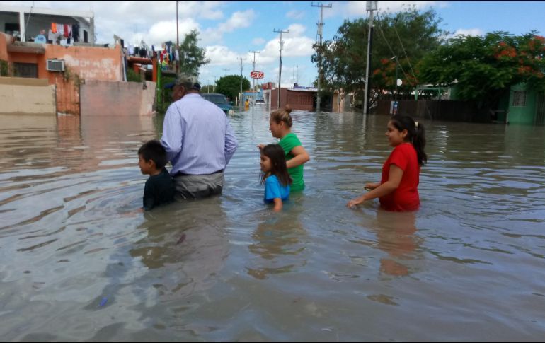 TROMBA DESATA SU FURIA Y DEJA A REYNOSA BAJO EL AGUA