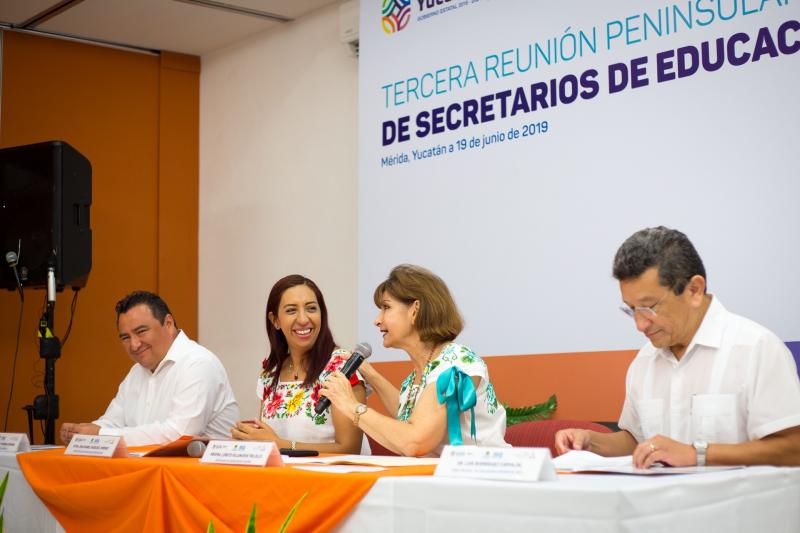 YUCATÁN, QUINTANA ROO Y CAMPECHE VAN POR UNA AGENDA EDUCATIVA CONJUNTA