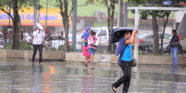 ONDA TROPICAL 8 DEJARÍA LLUVIAS MAÑANA EN TABASCO
