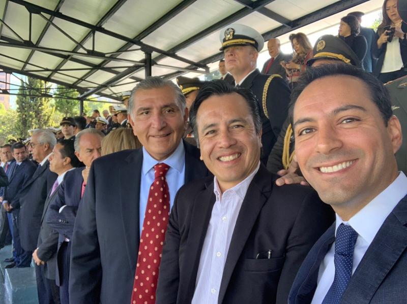 MAURICIO VILA DOSAL JUNTO AL PRESIDENTE ANDRÉS MANUEL LÓPEZ OBRADOR, EN LA TOMA DE PROTESTA DE LA GUARDIA NACIONAL