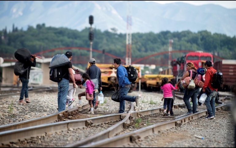 MIGRANTES PAGAN HASTA 40 MIL DÓLARES POR LLEGAR A EU