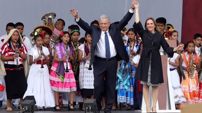 «REAFIRMAMOS NUESTRO COMPROMISO DE NO FALLARLE AL PUEBLO DE MÉXICO»: AMLO